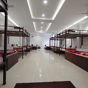 Om Pg Hostel
